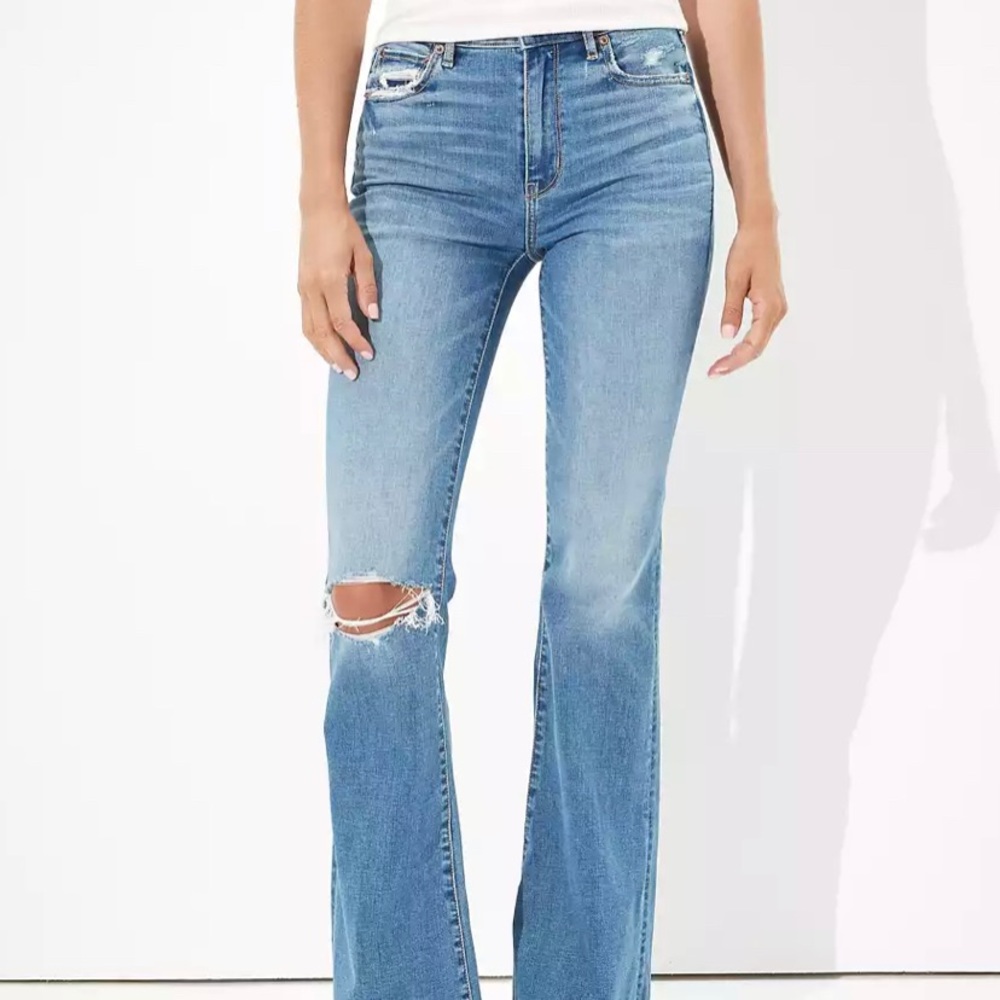 AE Ripped Super High-Waisted Flare Jean, size 12 short, american eagle